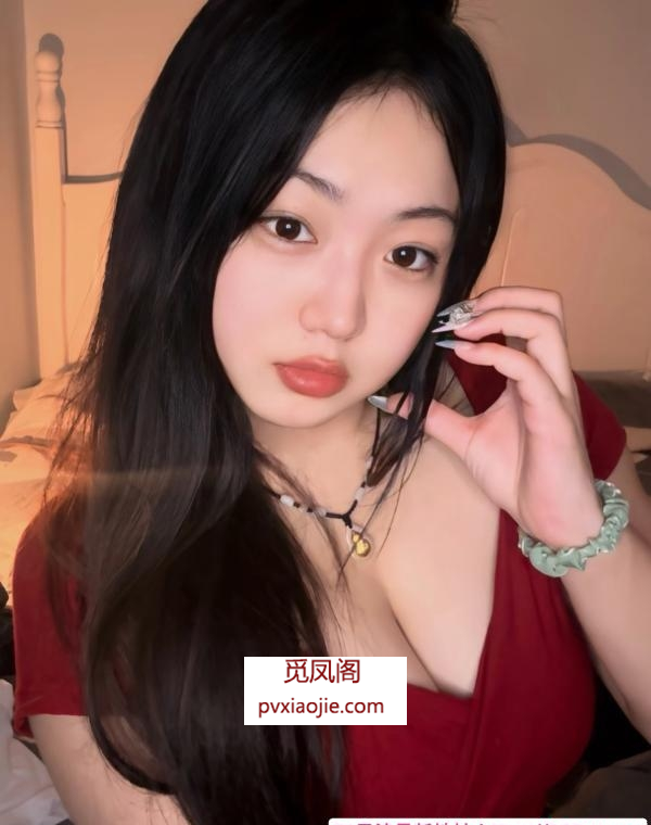 可舌吻肉感妹子