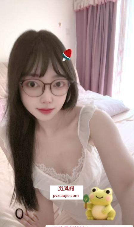 温柔大胸眼镜老师