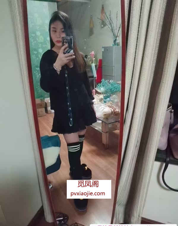 汉口火车站小女人