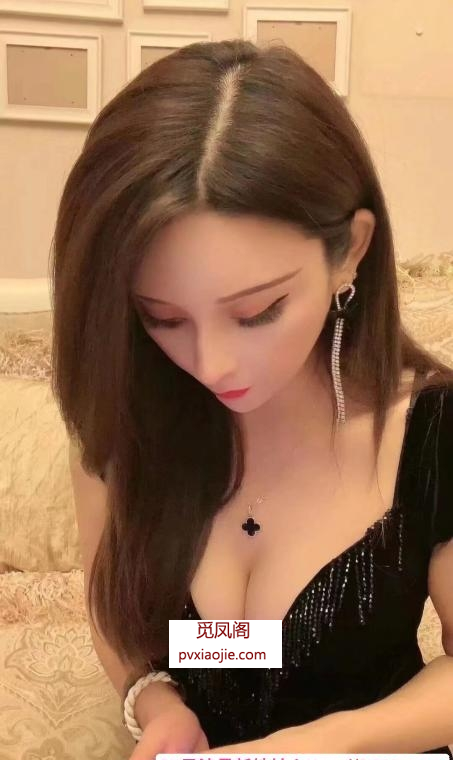 巨乳反差骚浪御姐