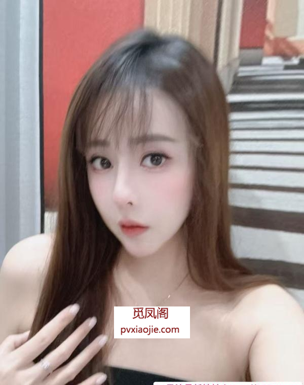 天然大胸御姐性感兼职